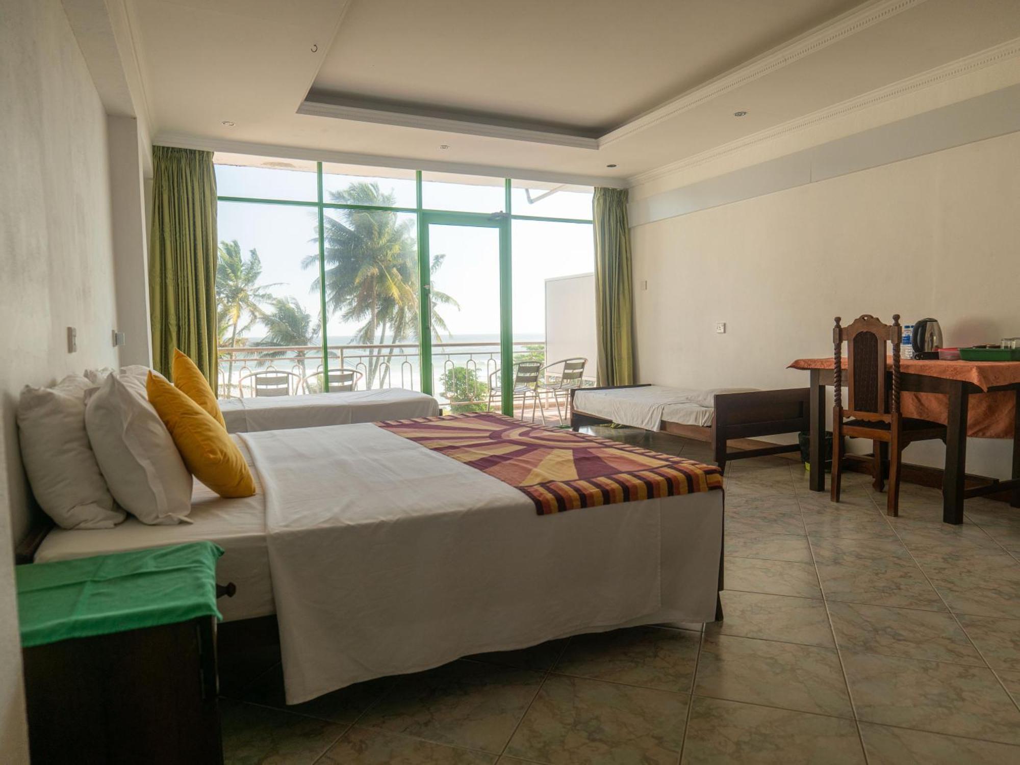 Amaya Beach Hotel Dikwella ภายนอก รูปภาพ